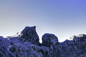 火山弾（噴出物のうち大きなもの）