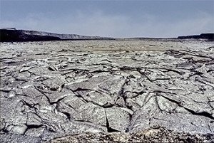 マウナ・ロア山頂に広がるモクアーヴェオヴェオ・カルデラ