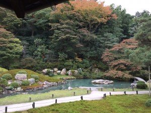 空気が澄み切った青蓮院