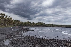ブラック・サンド・ビーチ