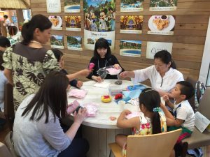 皆さん真剣にキルト中