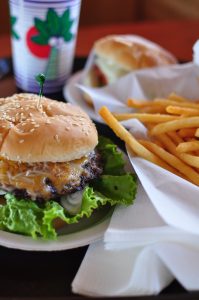 カラパキ・ビーチ・ハットのハンバーガー