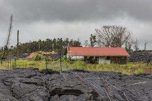 溶岩に呑みこまれた農場