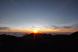 ハレアカラ山頂から見る日の出
