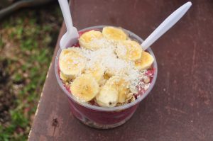 マクウ・ファーマーズ・マーケットで食べたアサイー・ボウル。暑い日は、アサイーがとりわけおいしい