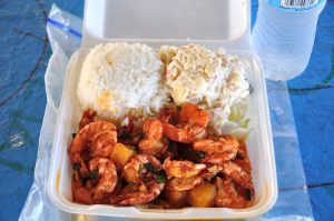 スパイシー・パイナップル味のソースをチョイス。プリプリのエビがたっぷり