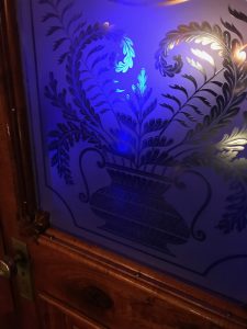 イオラニ宮殿ドアの花瓶の写真