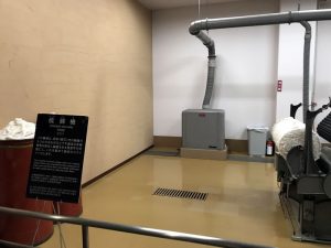 美術館のタオルを作る機械の紹介が事細かに展示されています。（本当に作られている様子が見れます）