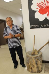 パラカシャツを着ていらしたアーノルド・ヒウラさん