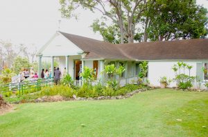 賑わうテイスティング・ルーム