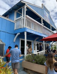 過去にこの「カウアイ日記」でも紹介させていただいた、お気に入りカフェ「アートカフェ ヘミングウエイ」も閉店。さみしい。でも、場所を変えて再オープン予定なので、その日を楽しみにしています。